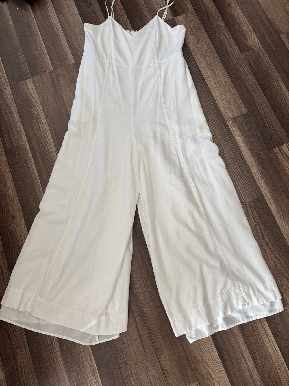 Express wide leg V neck jumpsuit - Picture 10 of 14